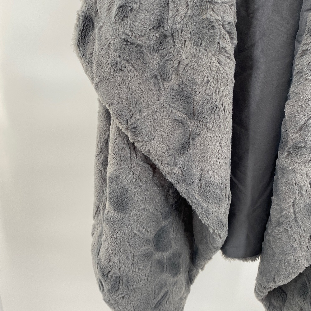 Jack by BB Dakota Faux Fur Vest - Picture 4 of 5